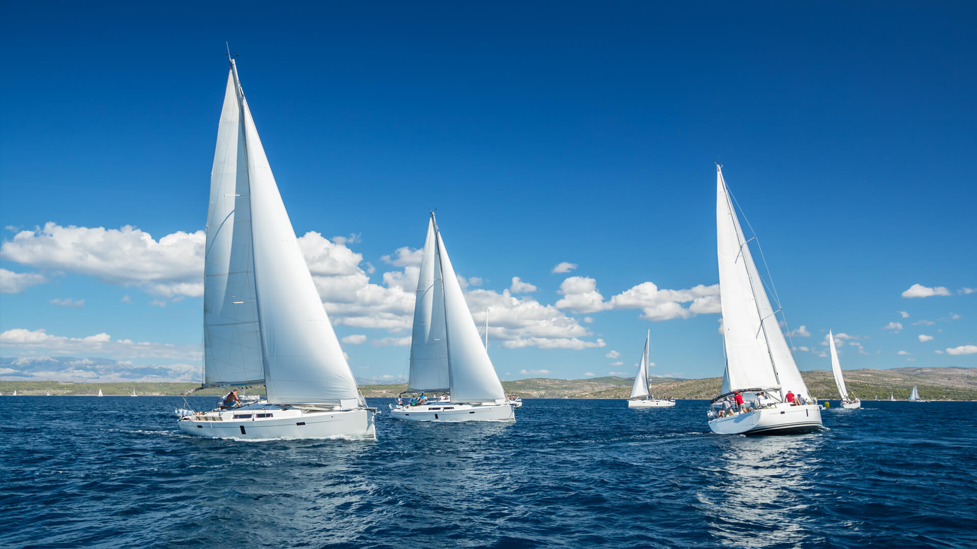 catamaran vs monohull yacht